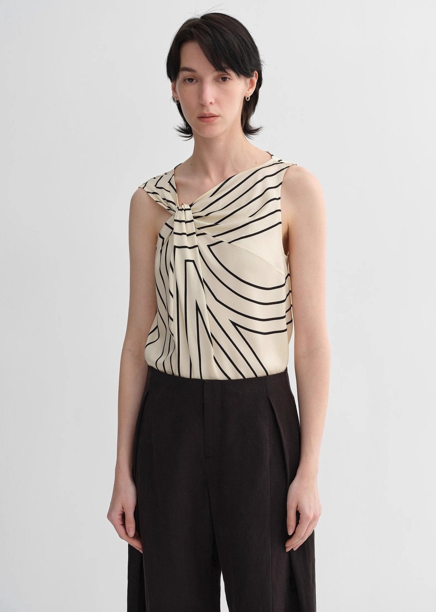Elastic silk twisted collar original geometric print slim fit multi - occasion T-shirt sleeveless vest for women - variant_title