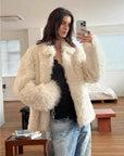 Icelandic Bell Sound classic white Toscana curly coat mirror styling view