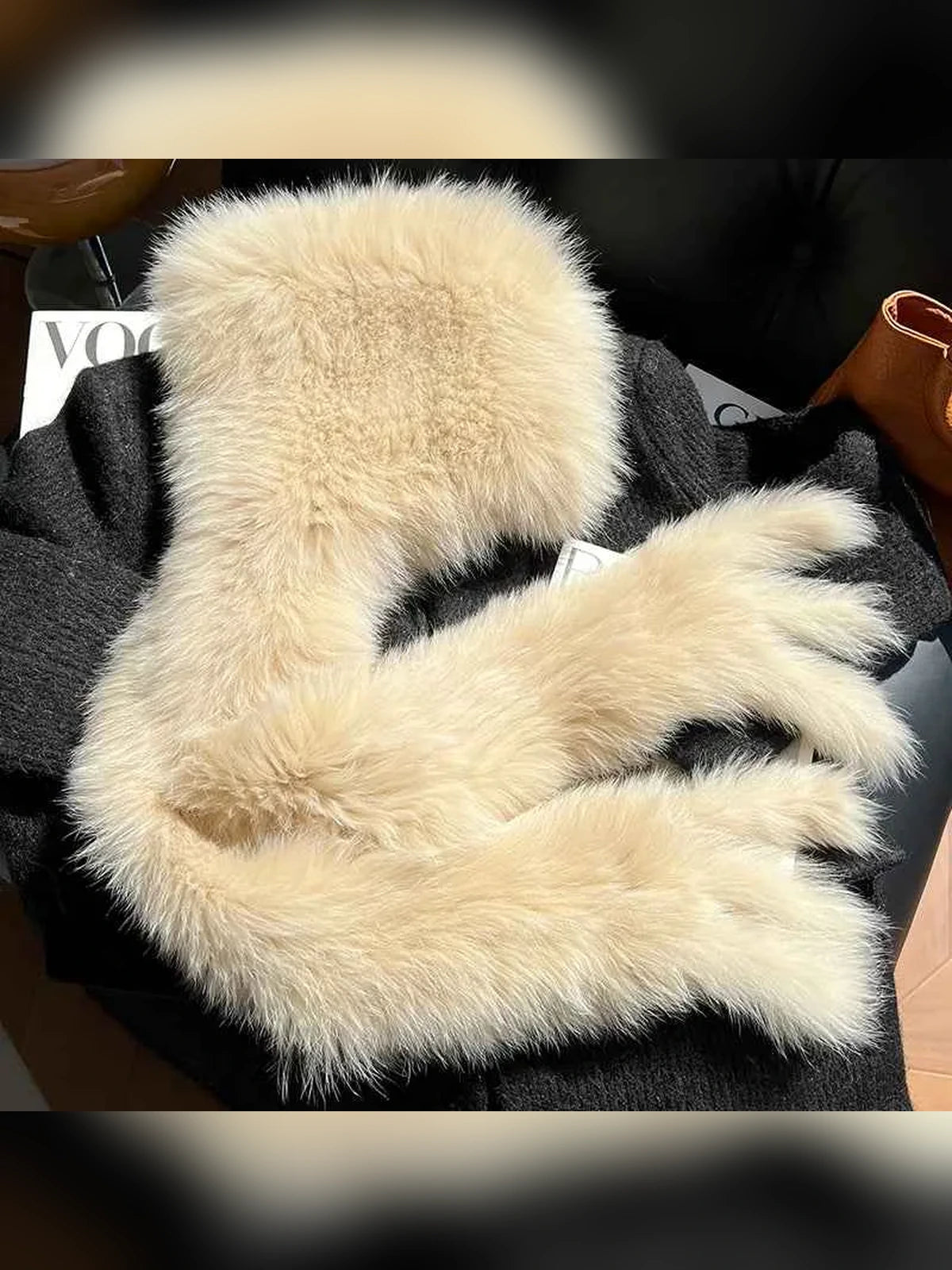 Women's fox fur hooded scarf in Off-White – product and material detail | Firelady Fur