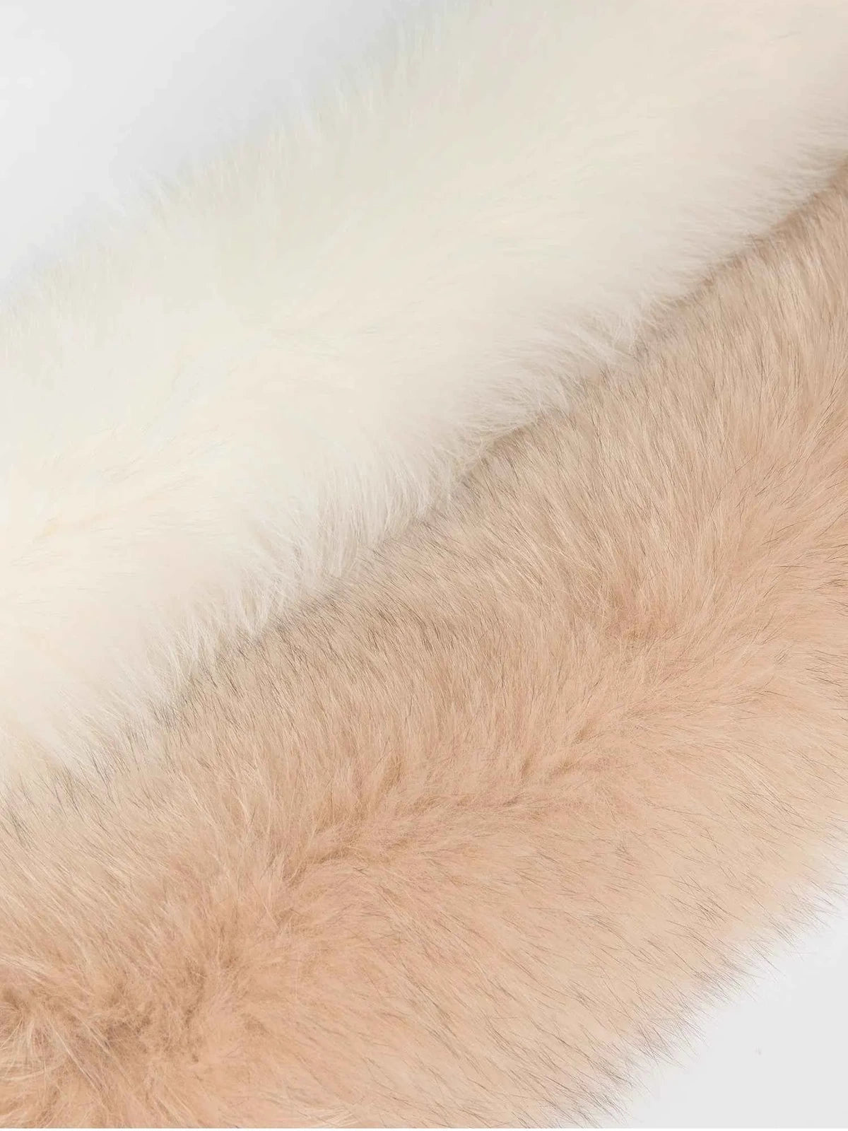 Women's double-sided fox fur scarf in Milk Tea – product and material detail | Firelady Fur