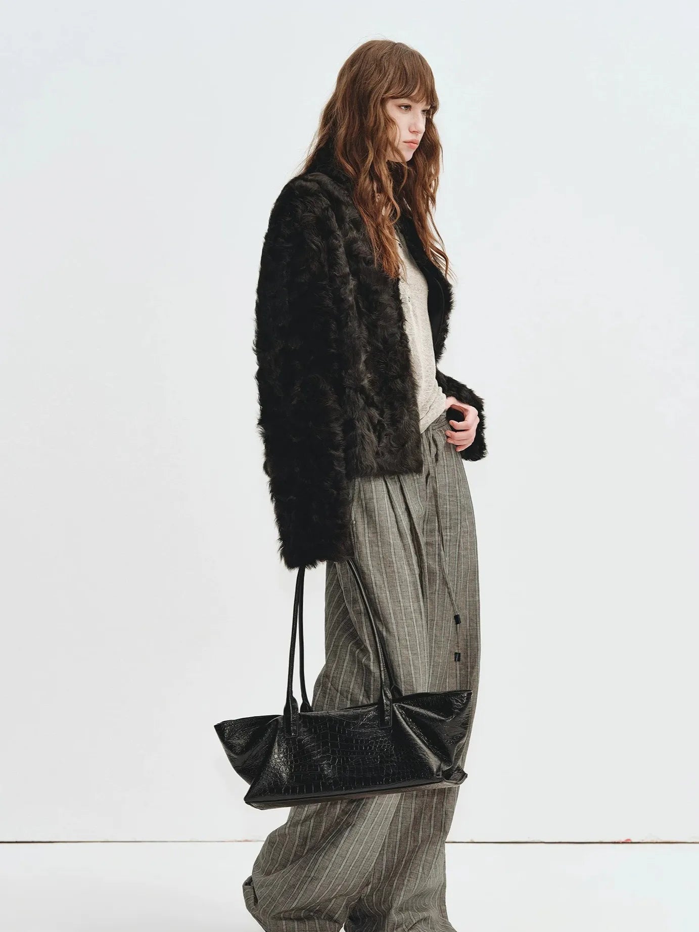 Firelady Fur Women's Young Hu Sheep Shearling Coat – Lightweight Cropped Jacket with Natural Curl Texture & Convertible Collar