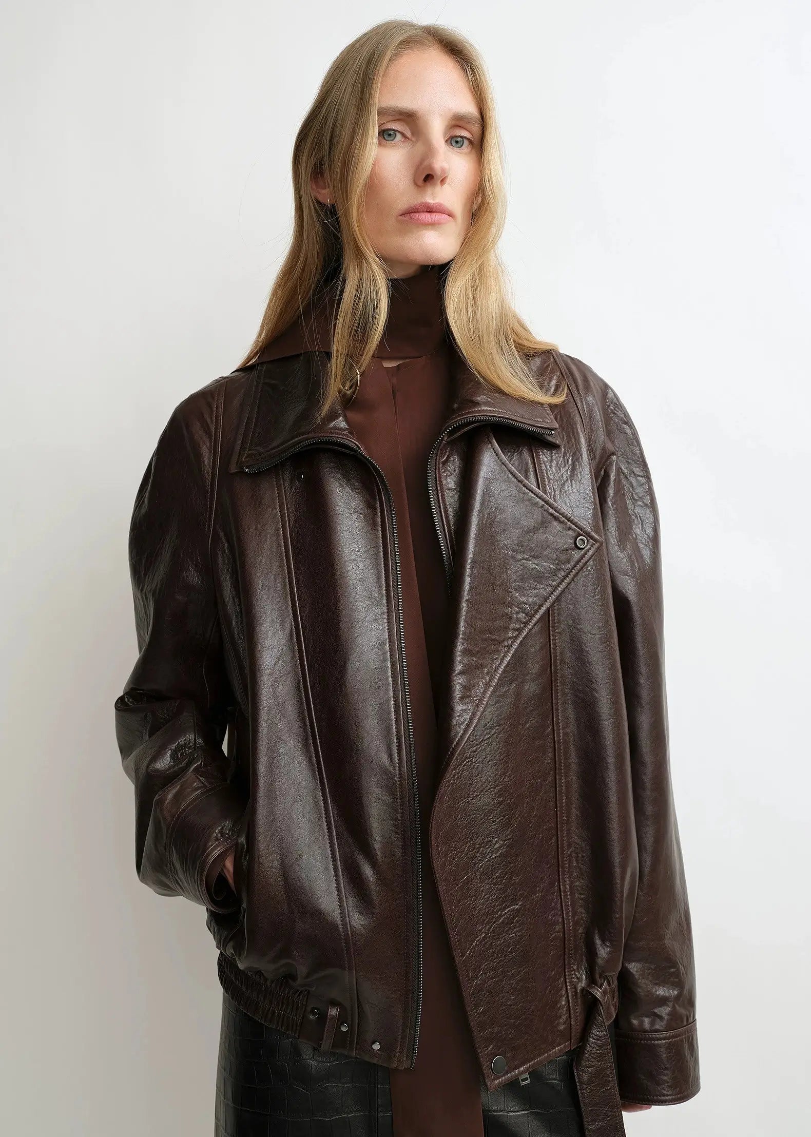 THE ARTM Women’s Sheepskin Leather Jacket, Lightweight, Vintage Double Lapel Style