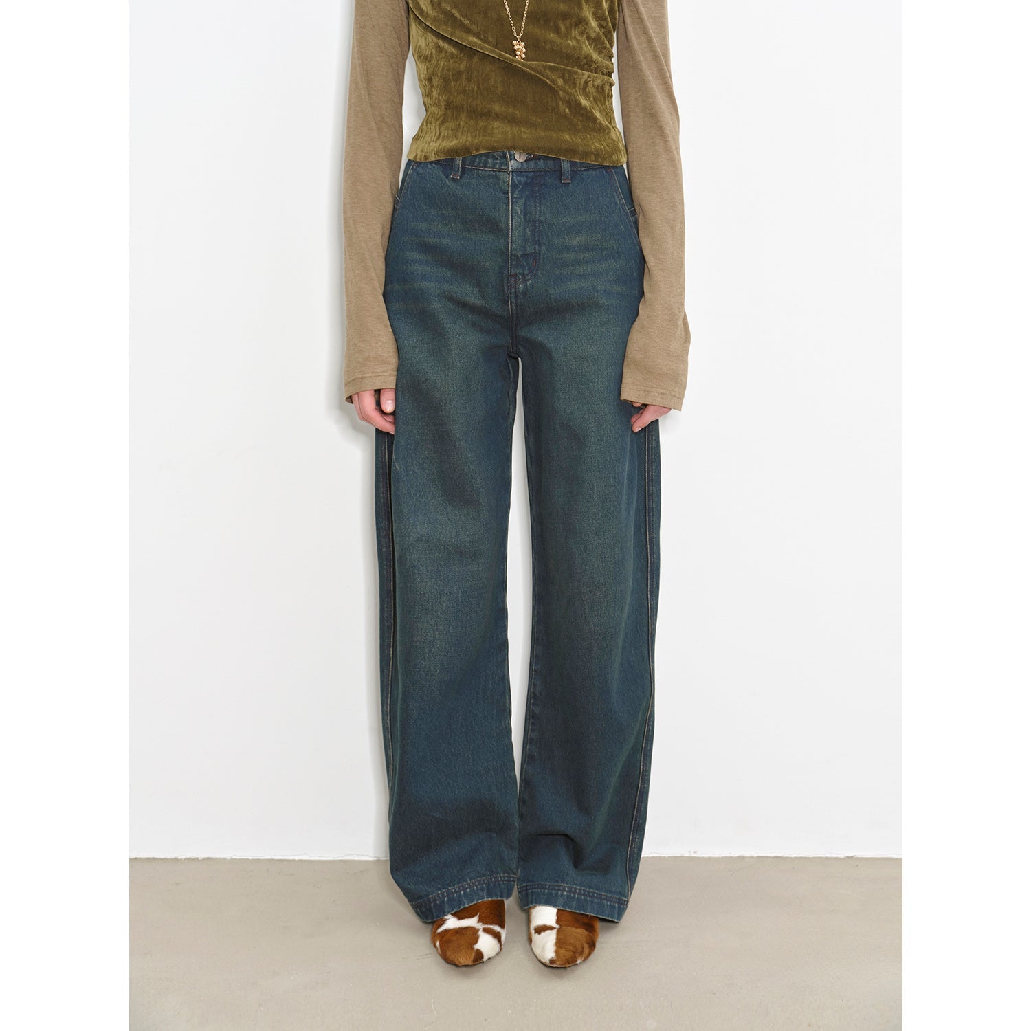 "Blue Island" heavy - duty distressed, slim and durable mid - rise curved knife cotton washed jeans - variant_title