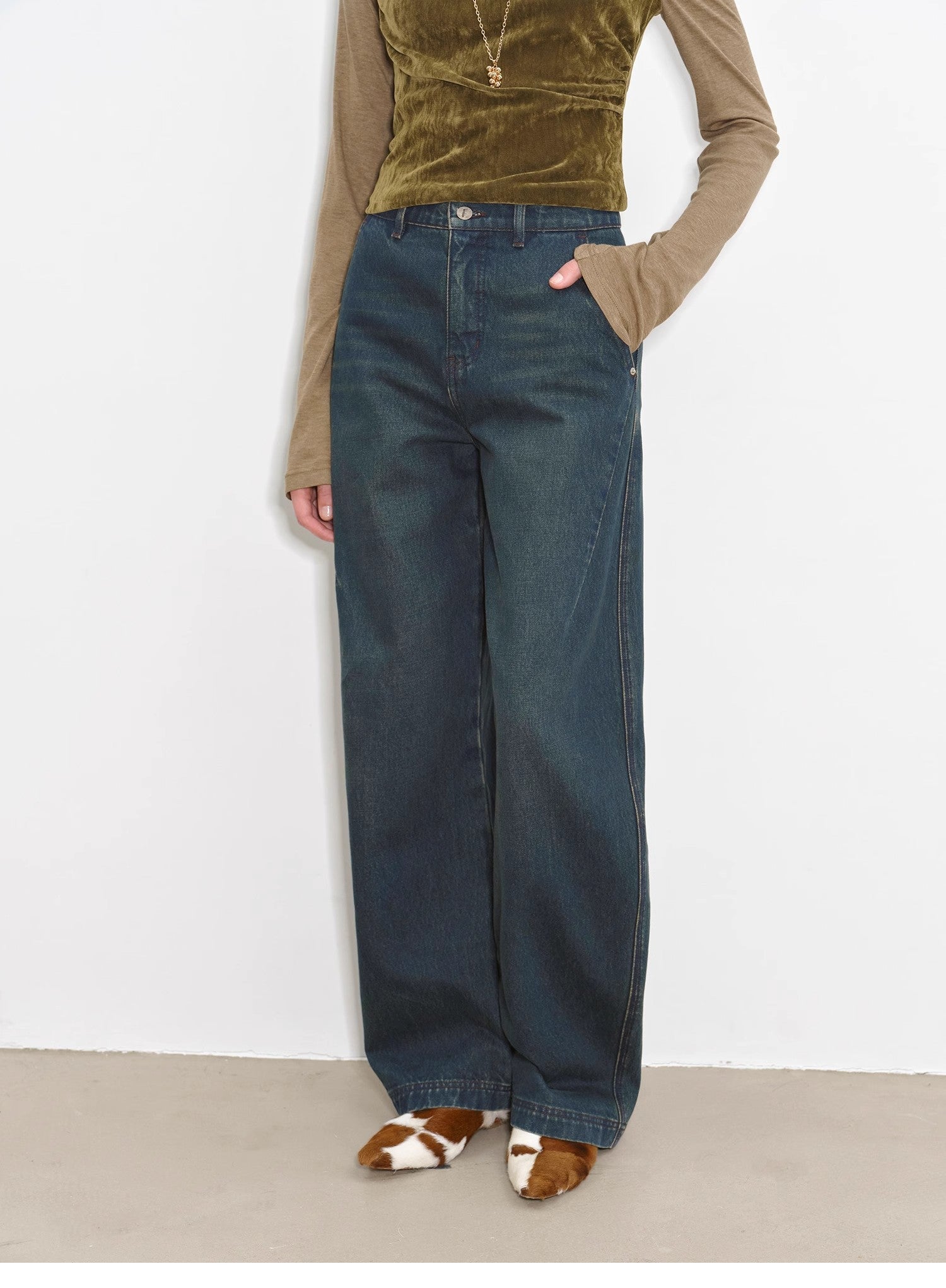 "Blue Island" heavy - duty distressed, slim and durable mid - rise curved knife cotton washed jeans - variant_title