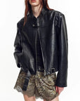 Caramel Mountain stand collar leather jacket - Black cropped model detail