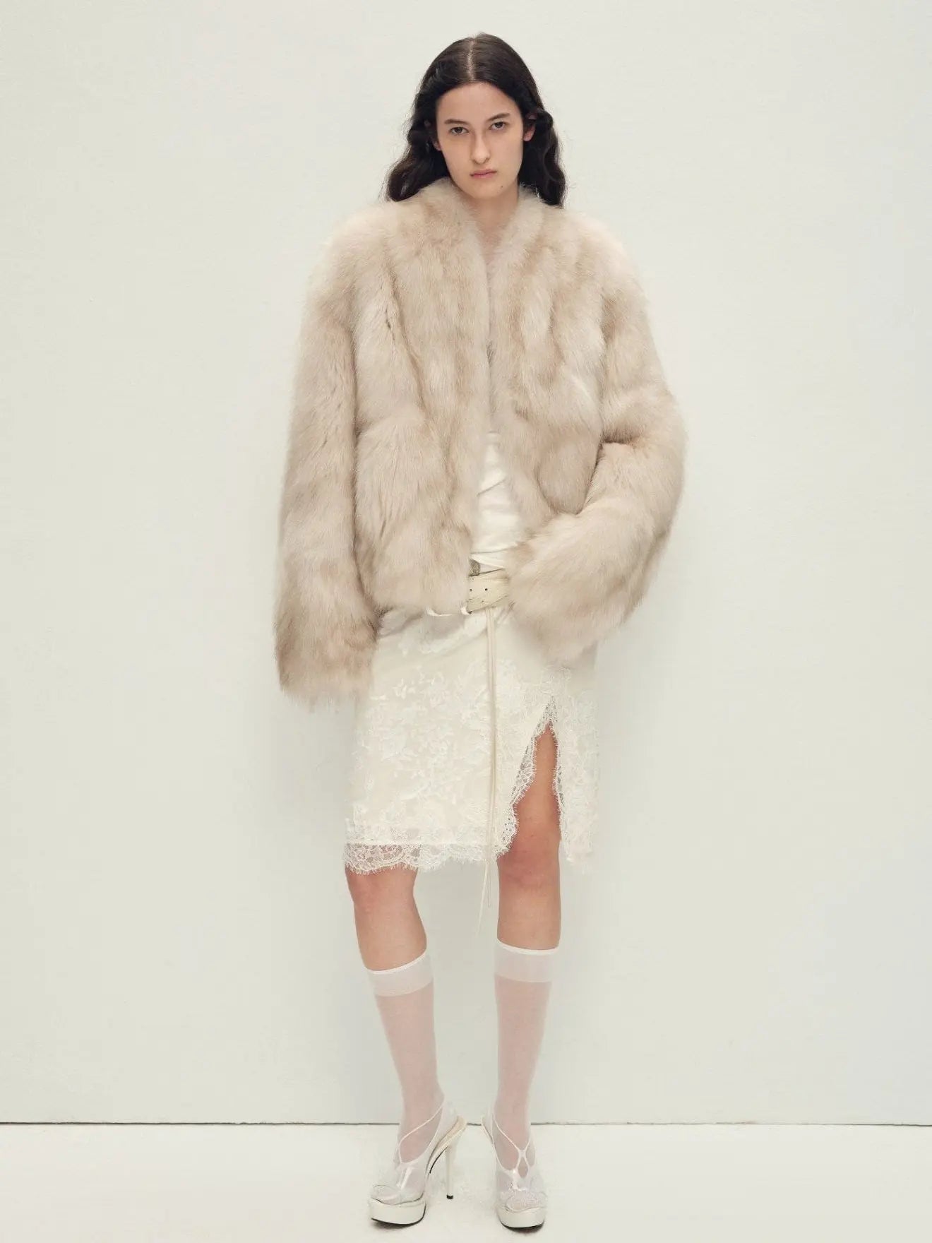 Chic Sister Blossom Pink standing-collar fox fur coat, full-length model view