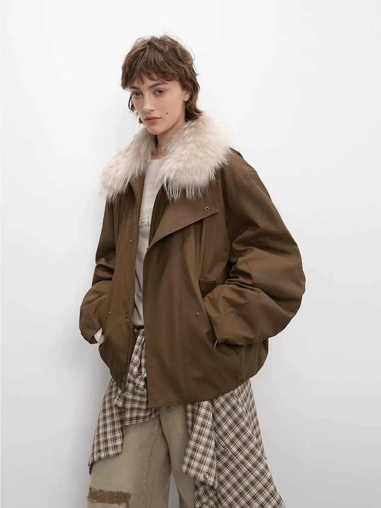 Caramel Firelady Fur Cutting-edge Style women's short down jacket side angle with detachable raccoon fur collar