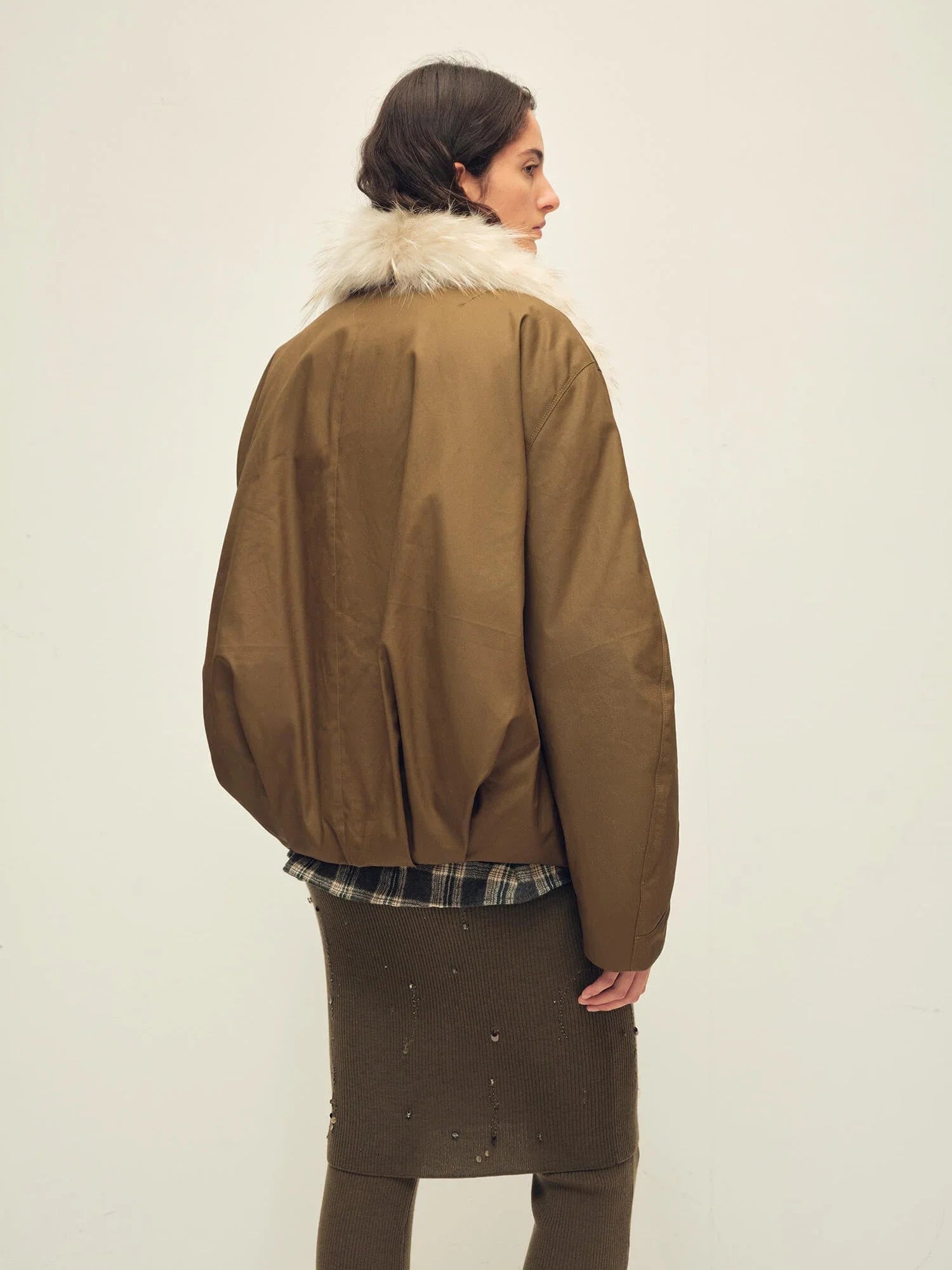 Caramel Firelady Fur Cutting-edge Style short down jacket back view showing cropped silhouette