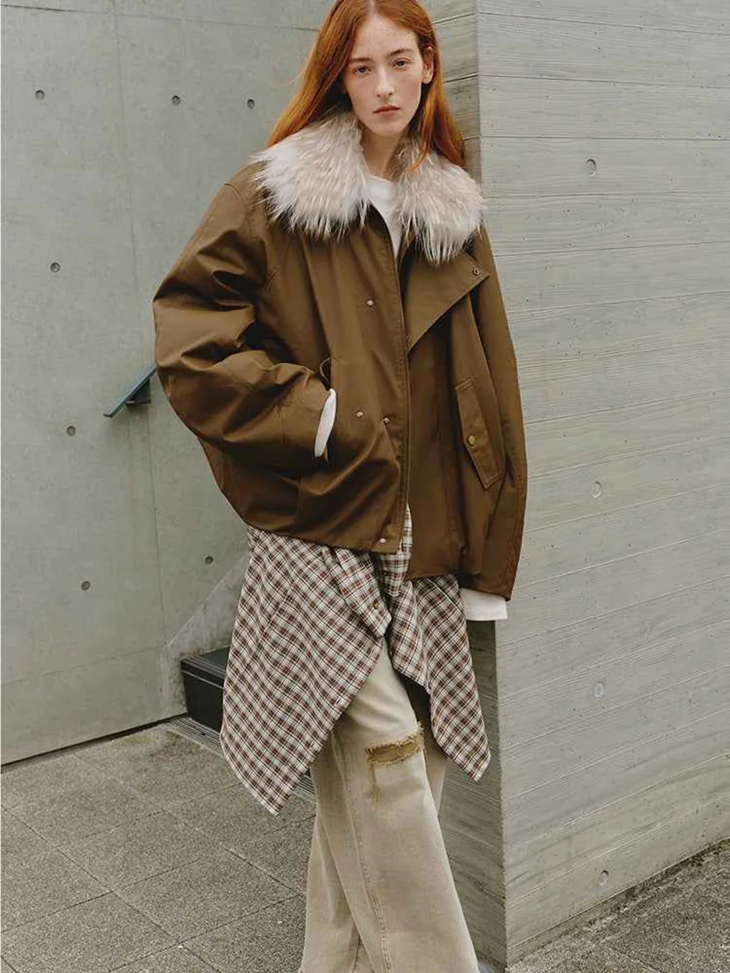 Caramel Firelady Fur Cutting-edge Style short down jacket outdoor front outfit with wide-leg pants