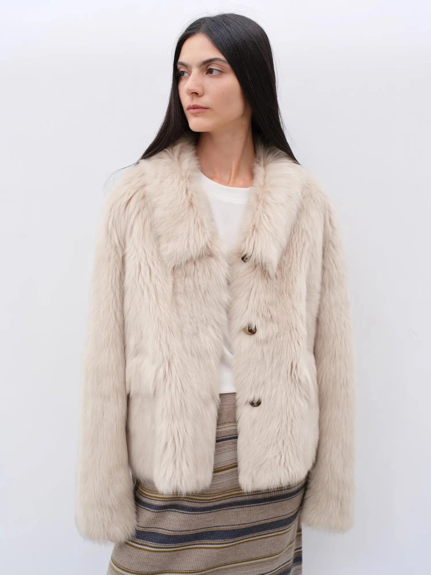Dream Walk milky white Toscana wool coat long lapel detail