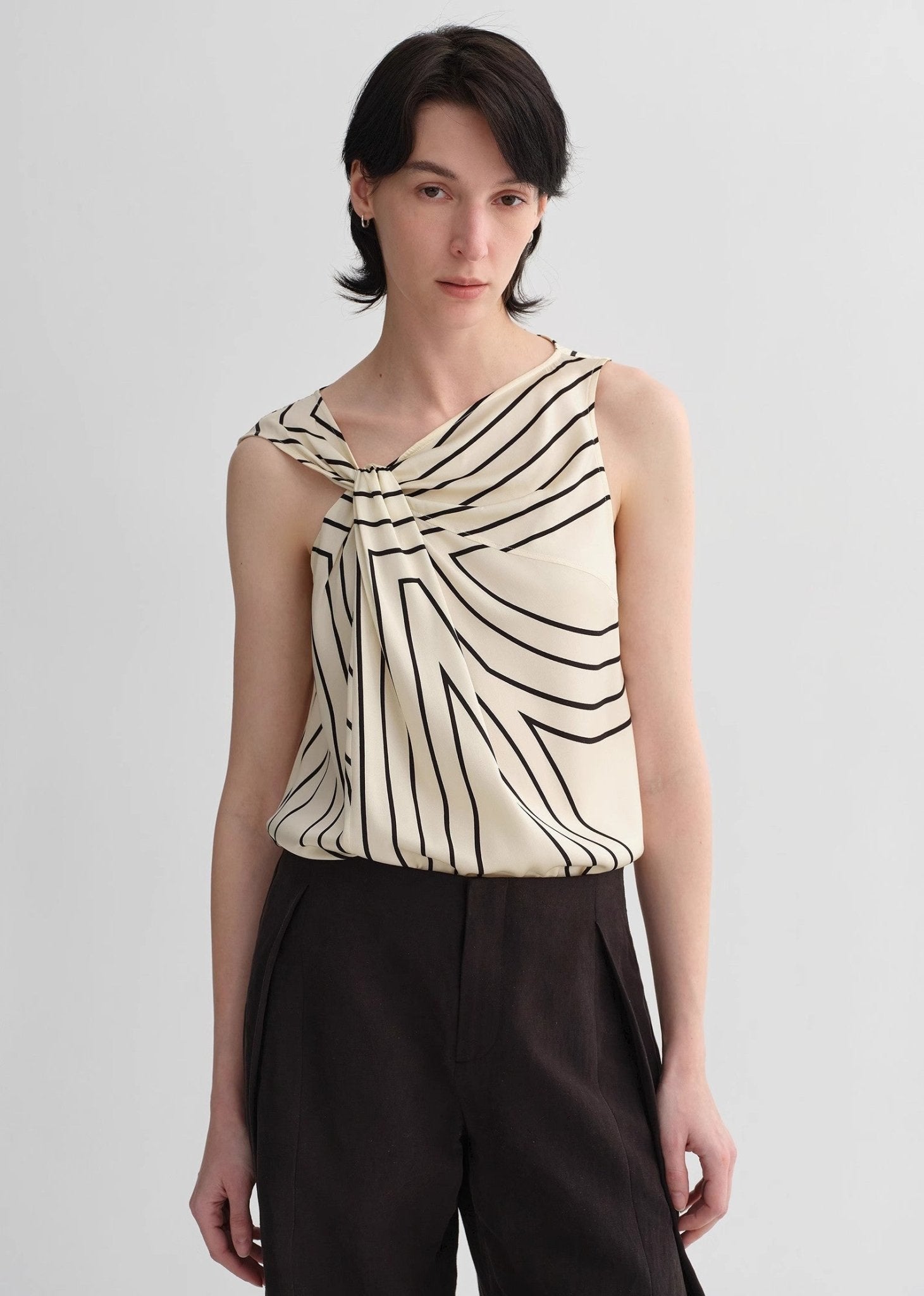 Elastic silk twisted collar original geometric print slim fit multi - occasion T-shirt sleeveless vest for women - variant_title
