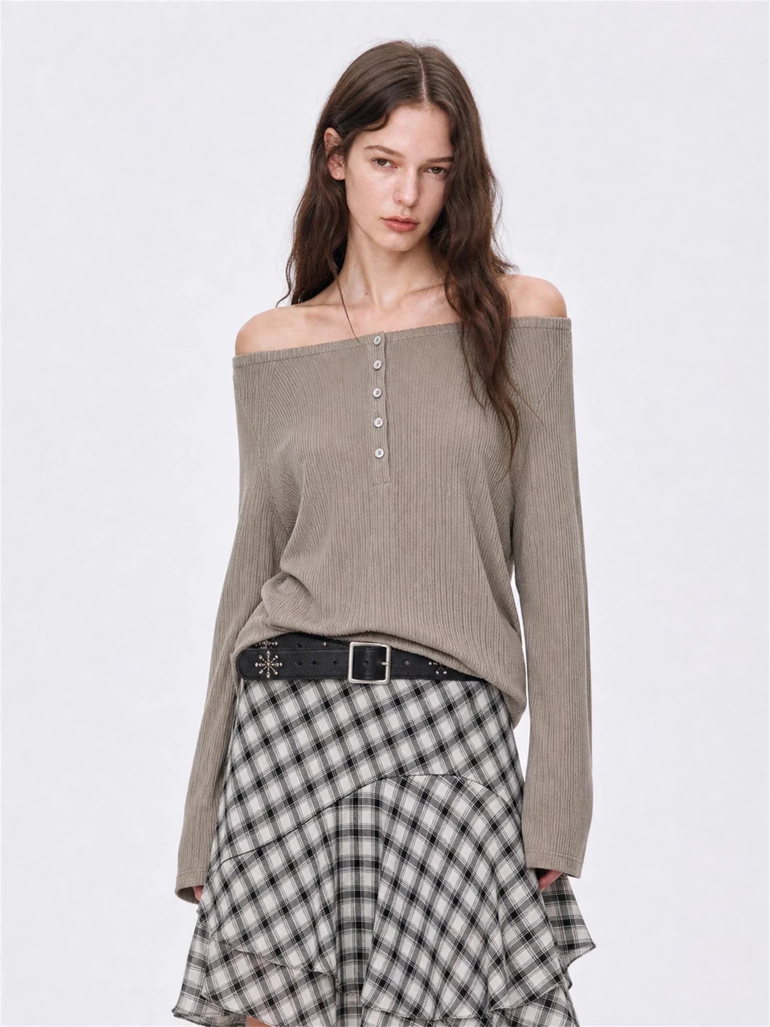 Firelady Fur Fashion Law army green gray off-shoulder raglan sleeve top front detail on EVA model