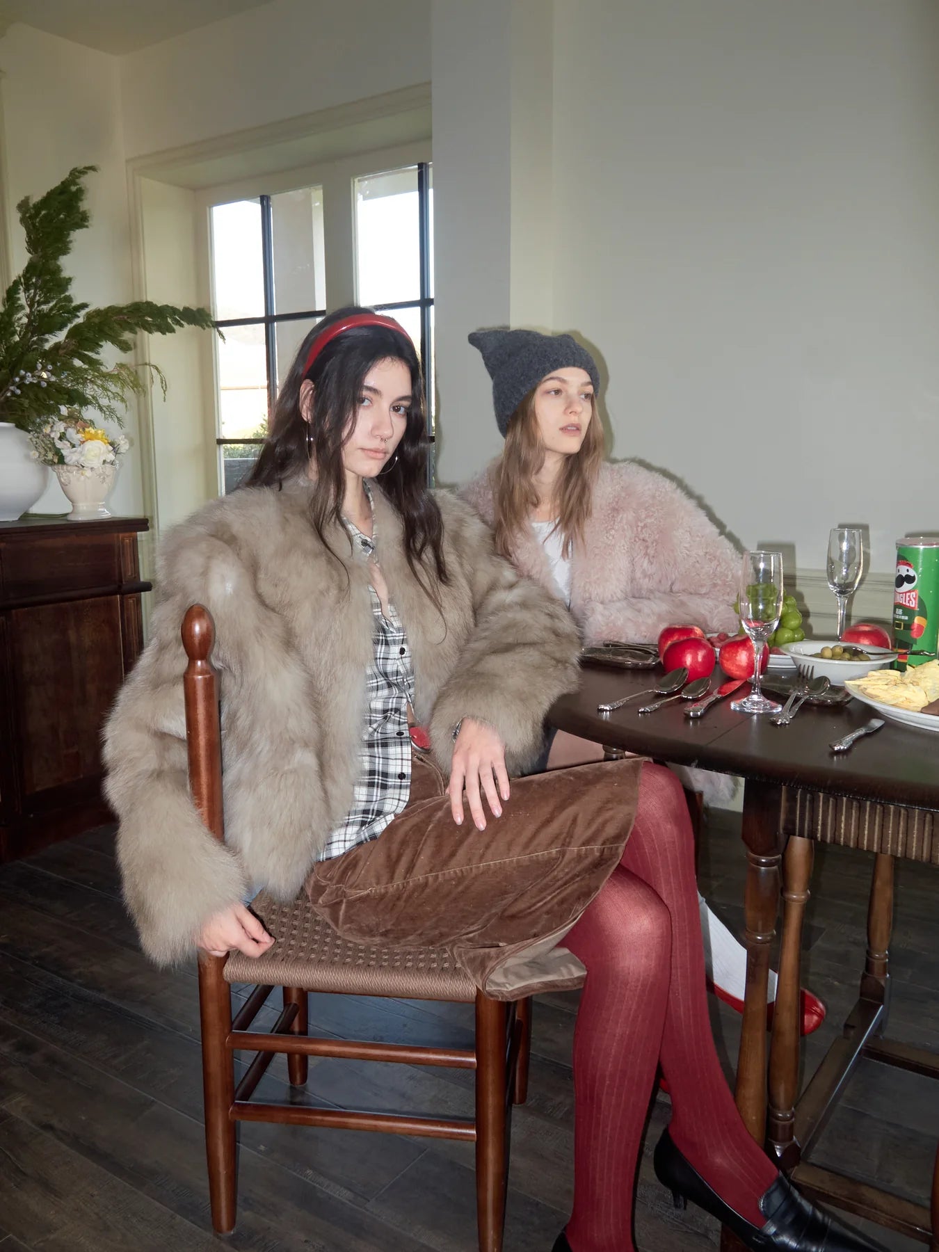 Seated evening setting showing how fur works after arrival