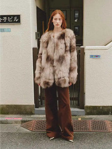 Heartbeat Caramel fox fur coat street-style model look