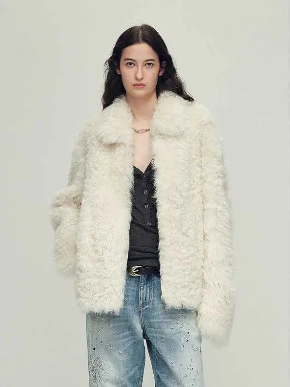 Icelandic Bell Sound classic white Toscana curly coat, front styling view