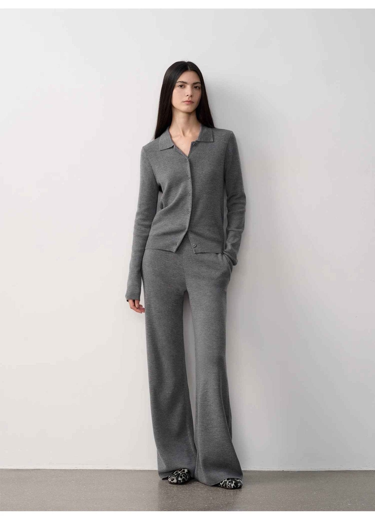 "Lazy urban" Yangtze Merino wool polo - neck cardigan straight - leg knitted pants suit - variant_title