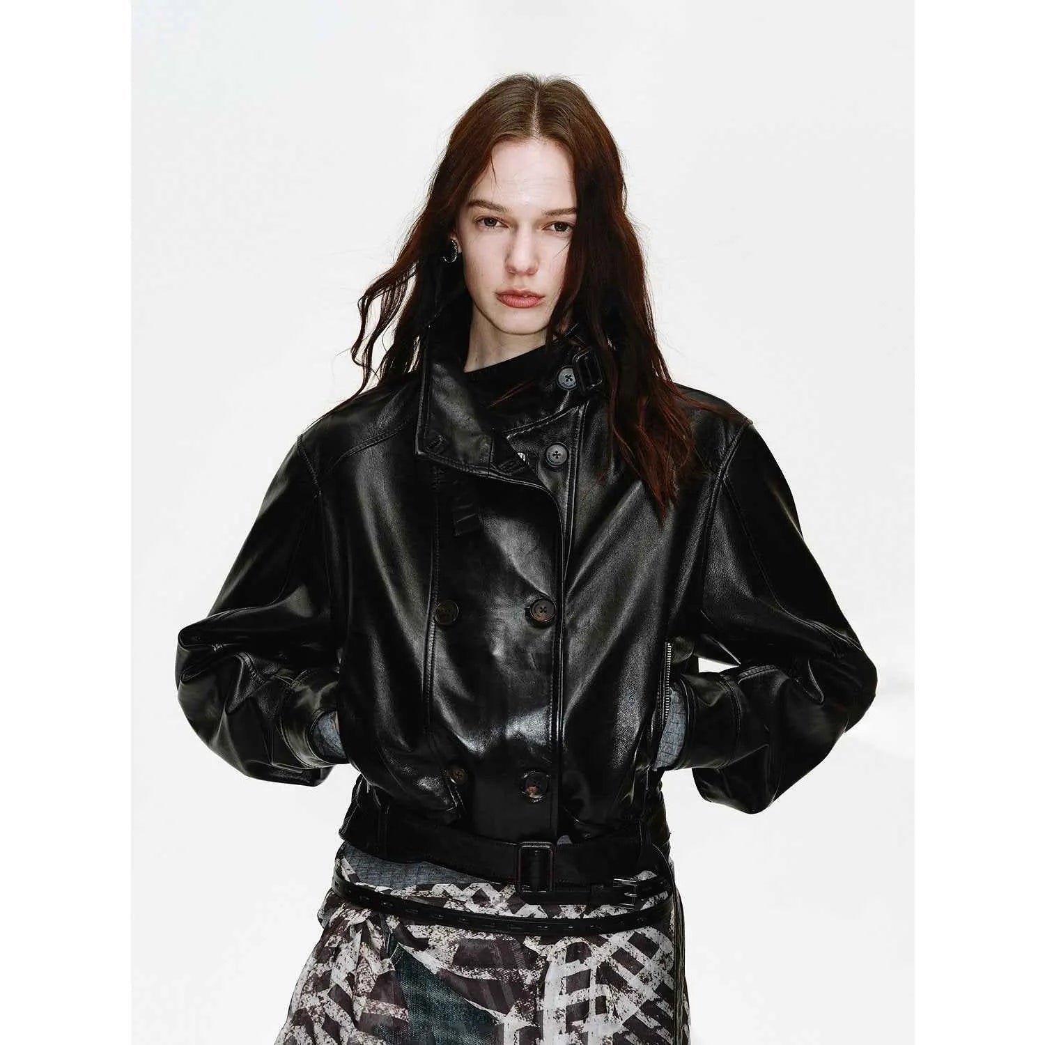 Leather jacket guide article path preview