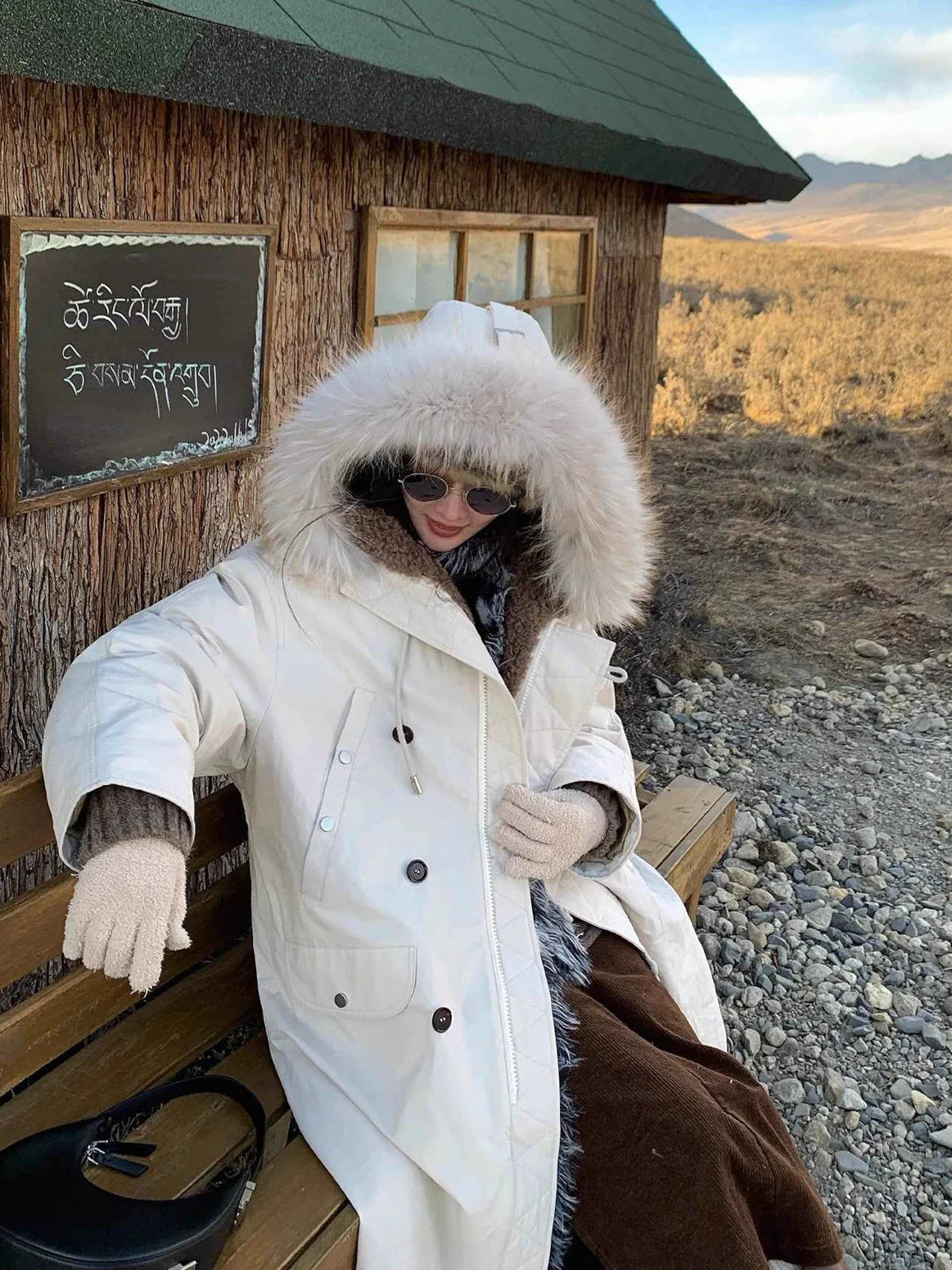 Fireladyfur Manchester City old story hooded down parka back view