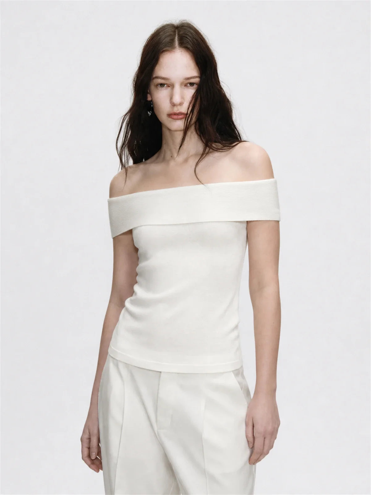 Mulberry silk off-shoulder knitted summer top off-white on Maria front view