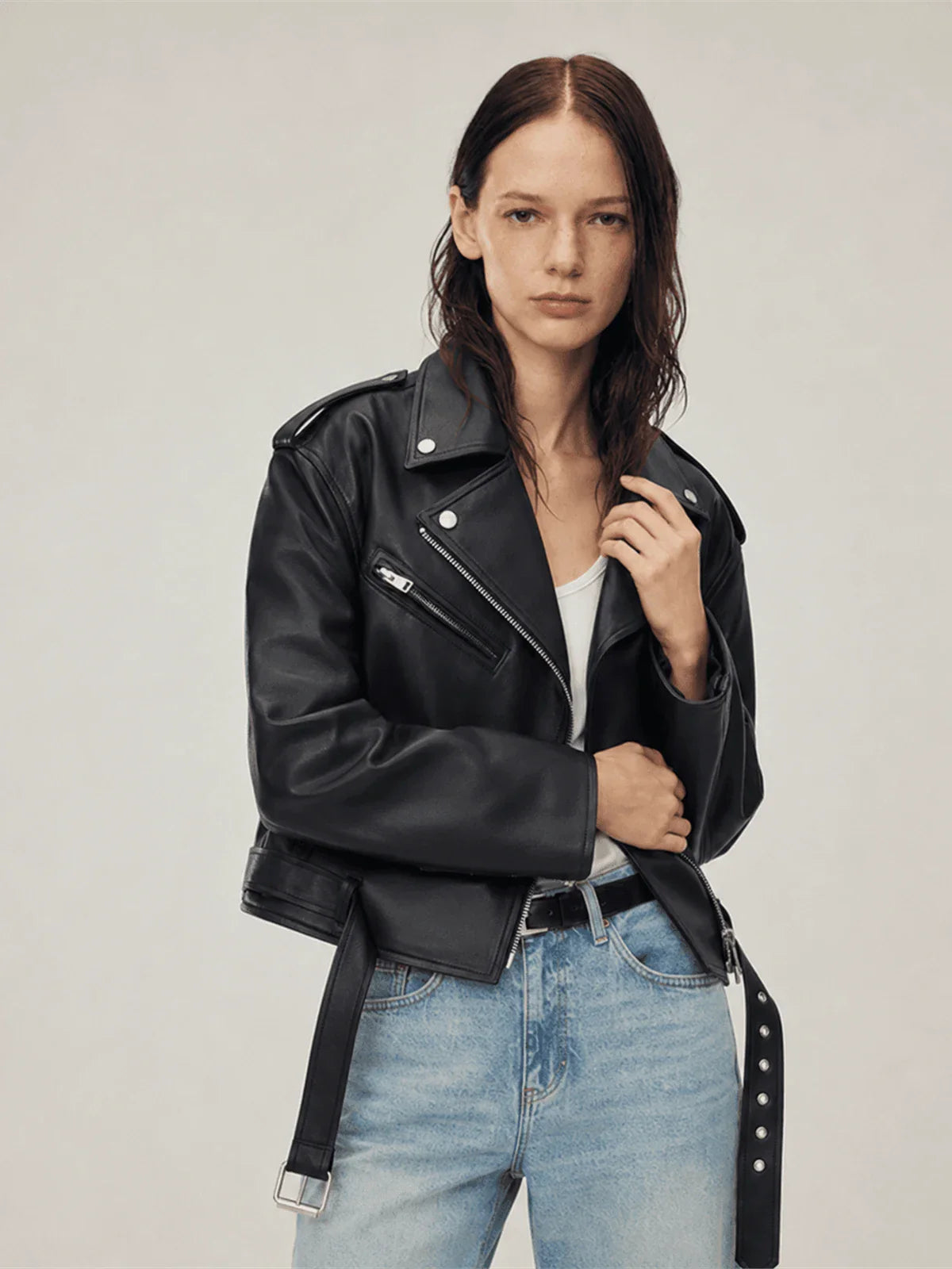 Murasaki River lambskin biker jacket - Black cropped model detail
