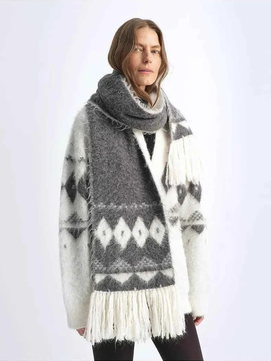 White Nepal alpaca wool scarf with contrast jacquard pattern - Fireladyfur