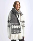 White Nepal alpaca wool scarf with contrast jacquard pattern - Fireladyfur