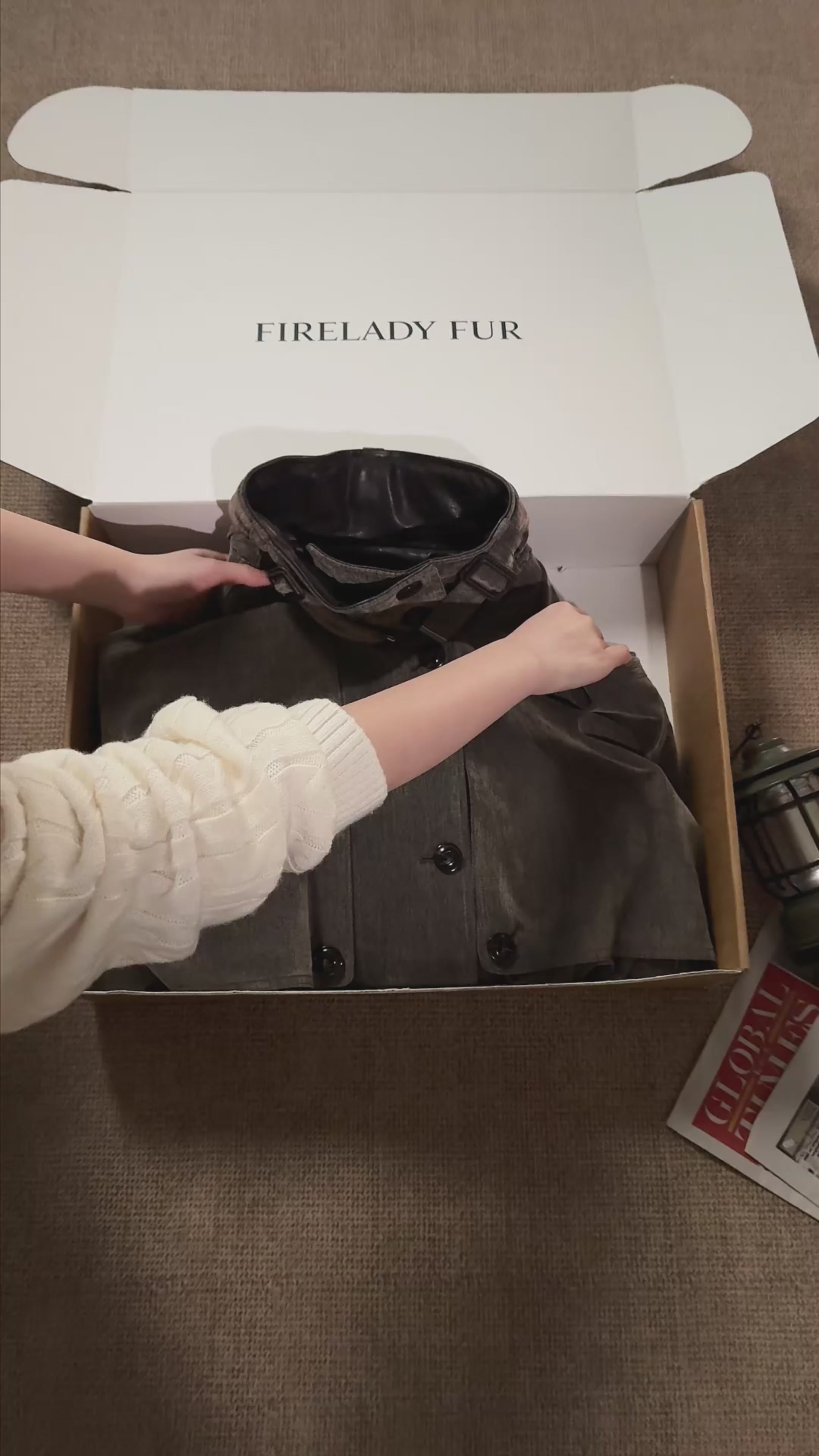 Trench-coat ceinturé pour femme Firelady - Veste courte à épaules tombantes | Style « Rétro Voyageur »