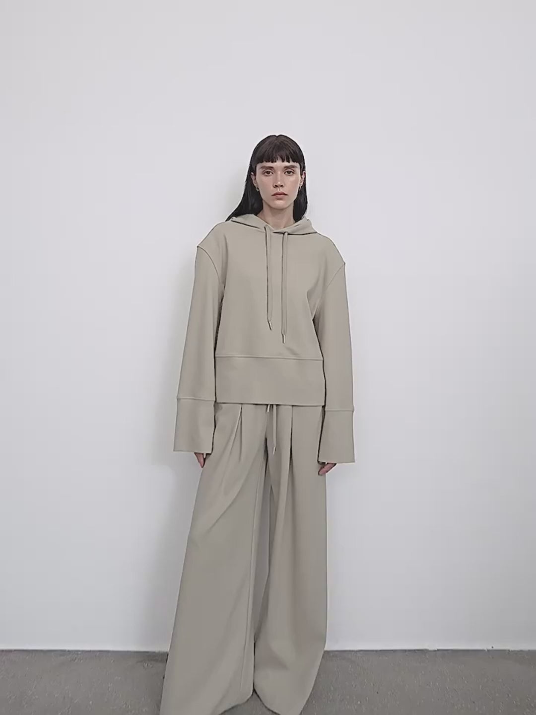 Sweat-shirt court à capuche pour femme « Time Travel », ensemble de style sportif, pantalon de jogging décontracté automne-hiver à coupe droite et drapée