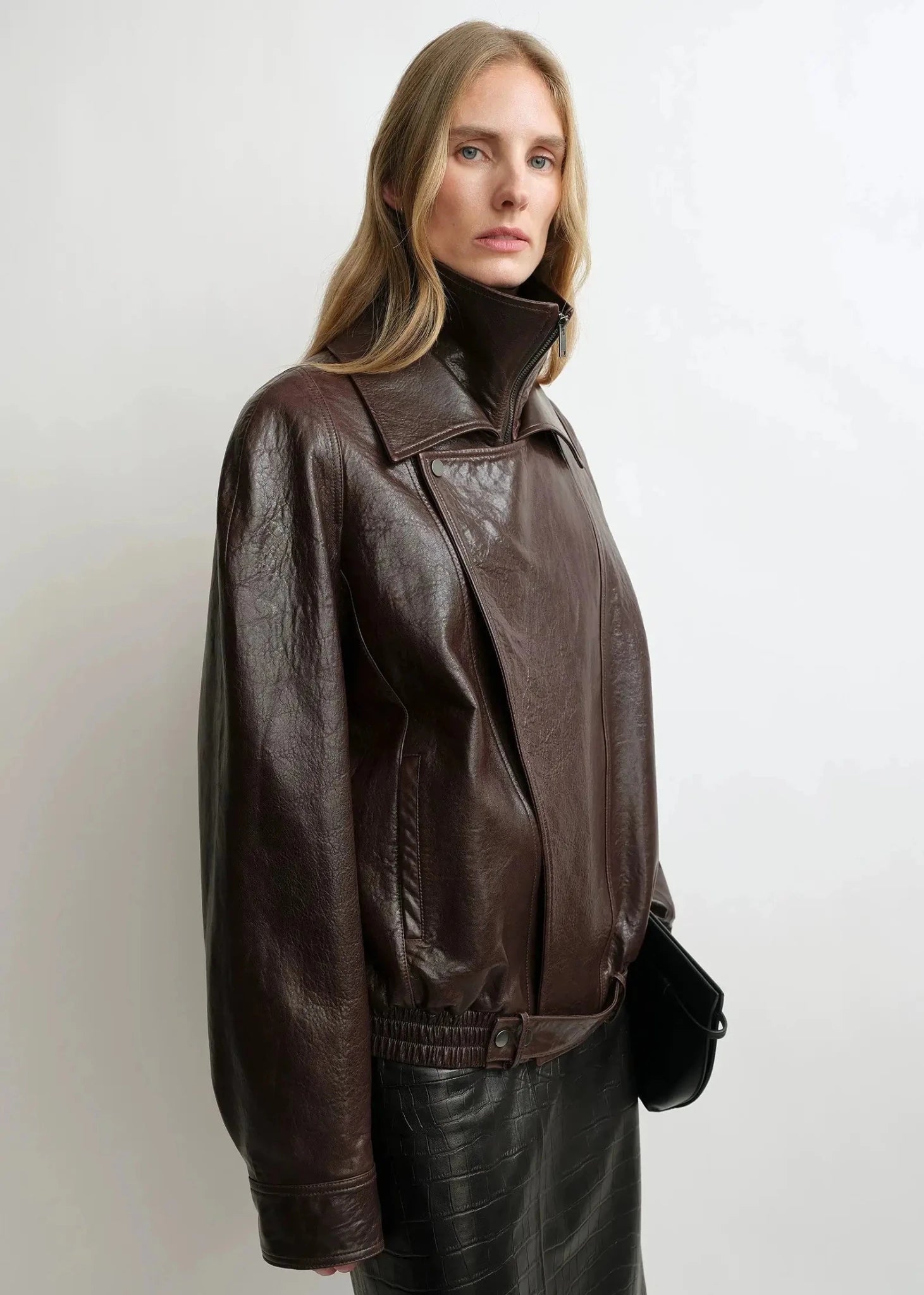 THE ARTM Women’s Sheepskin Leather Jacket, Lightweight, Vintage Double Lapel StyleFirelady Fur
