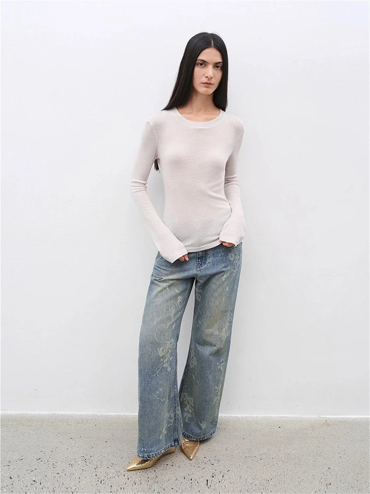 Urban Simplicity lavender wool long sleeve O-neck T-shirt on model angled front view