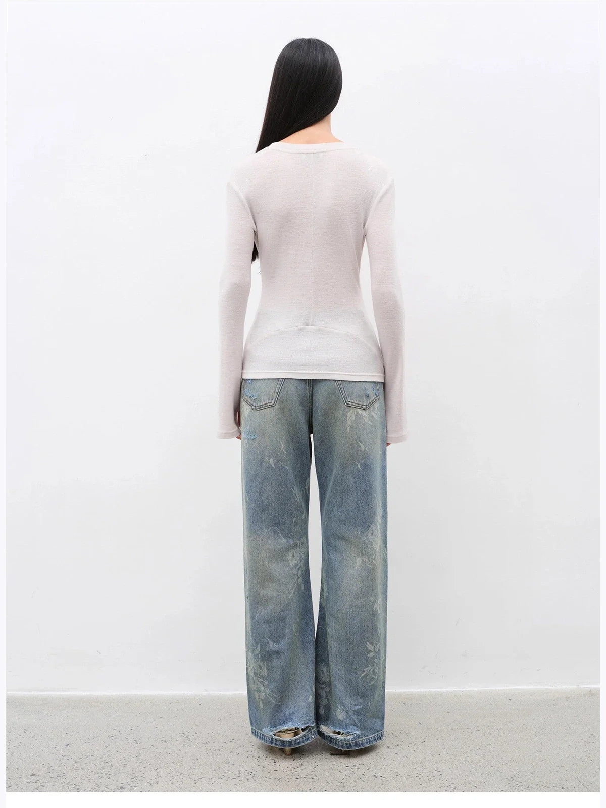 Urban Simplicity lavender wool long sleeve O-neck T-shirt on model back view