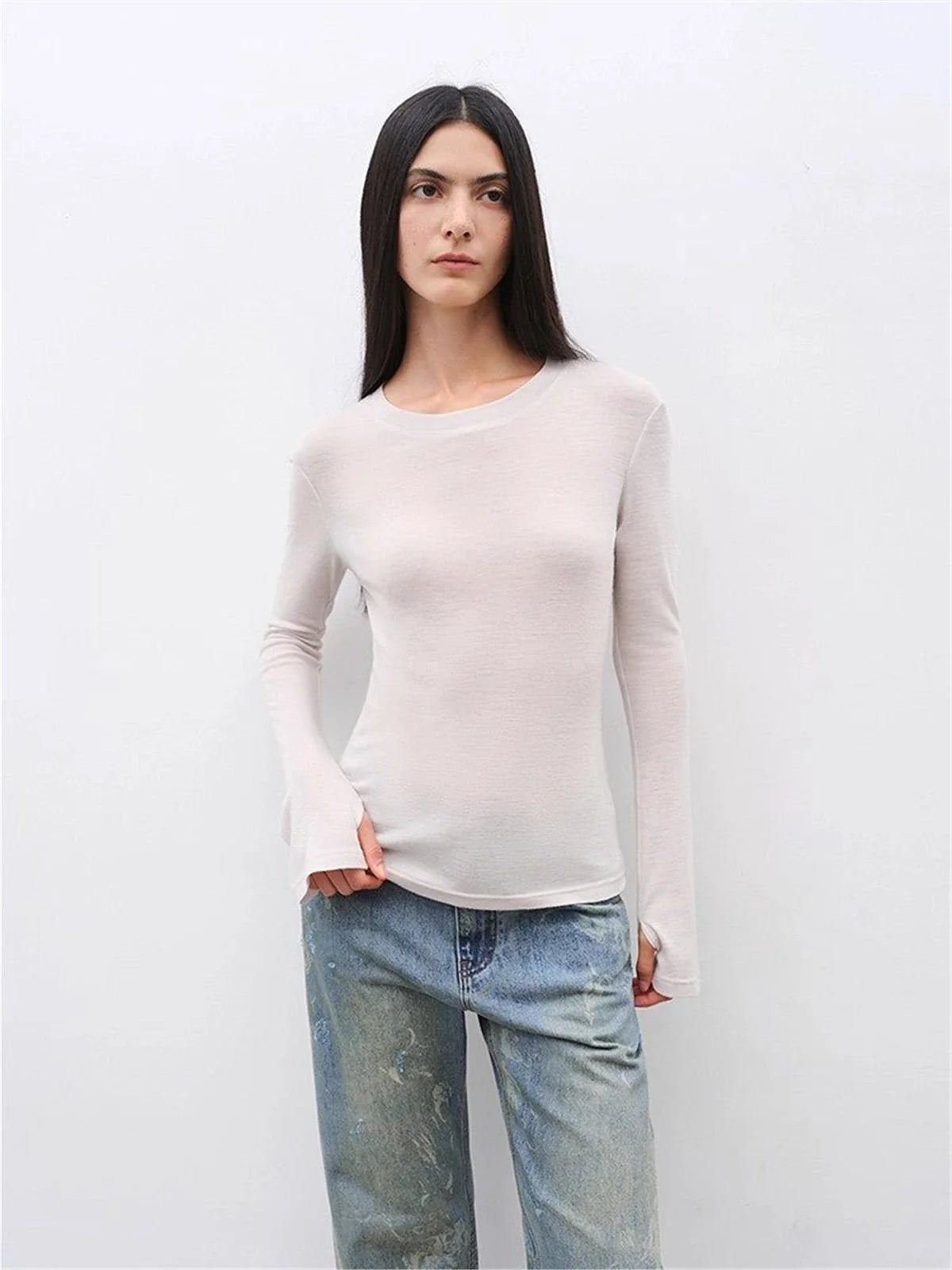 Urban Simplicity lavender wool long sleeve O-neck T-shirt on model front view