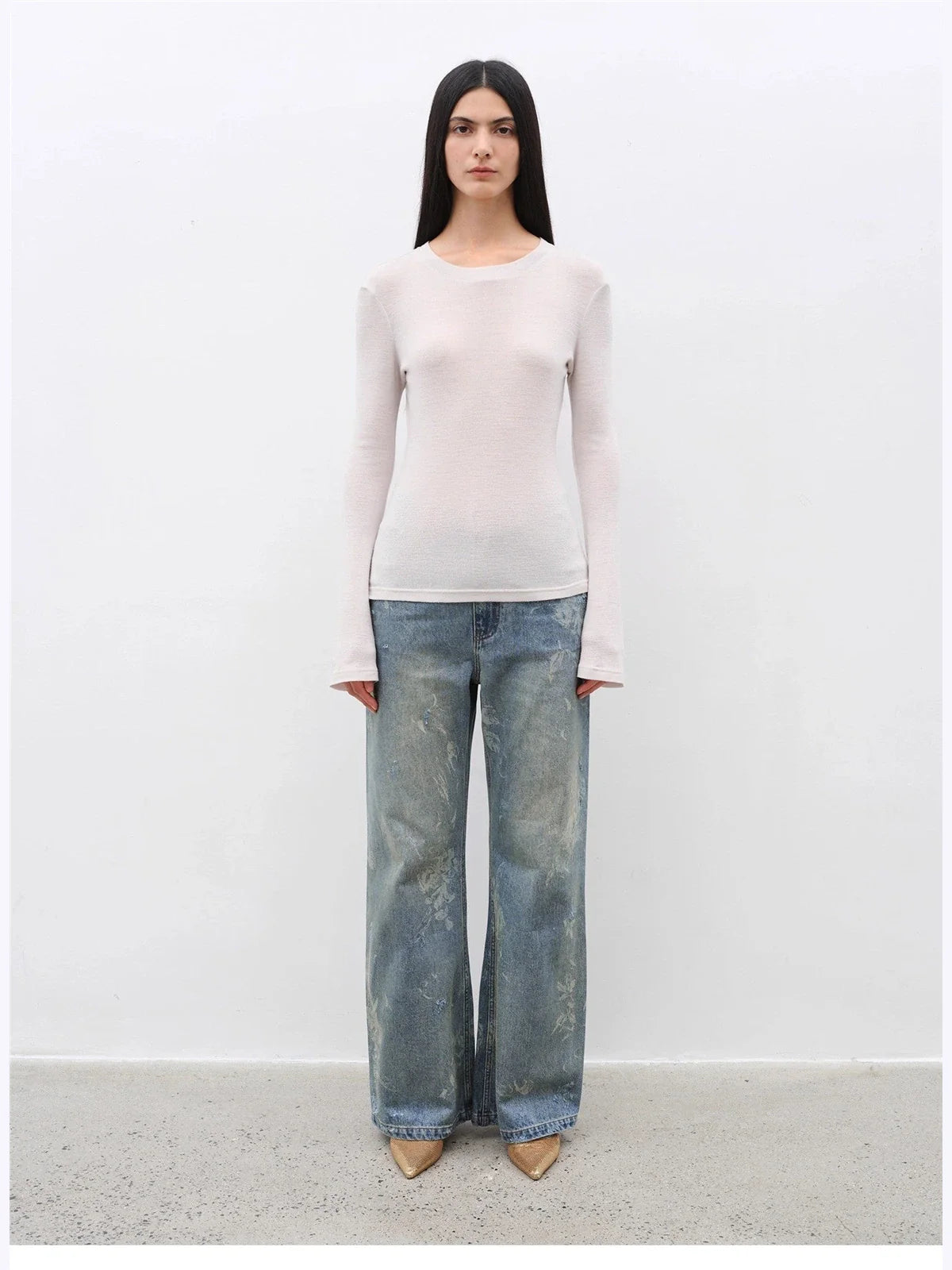 Urban Simplicity lavender wool long sleeve O-neck T-shirt on model full front view