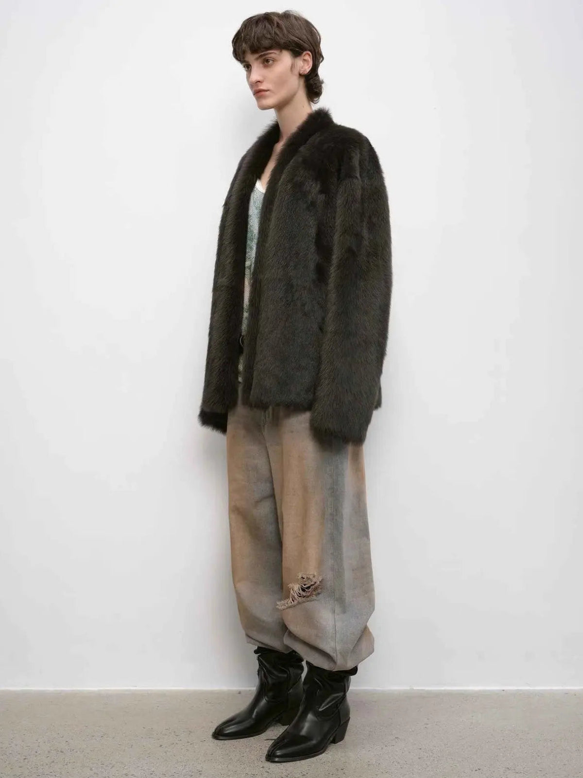 Winter Love Island ink gray Toscana shearling coat side model view