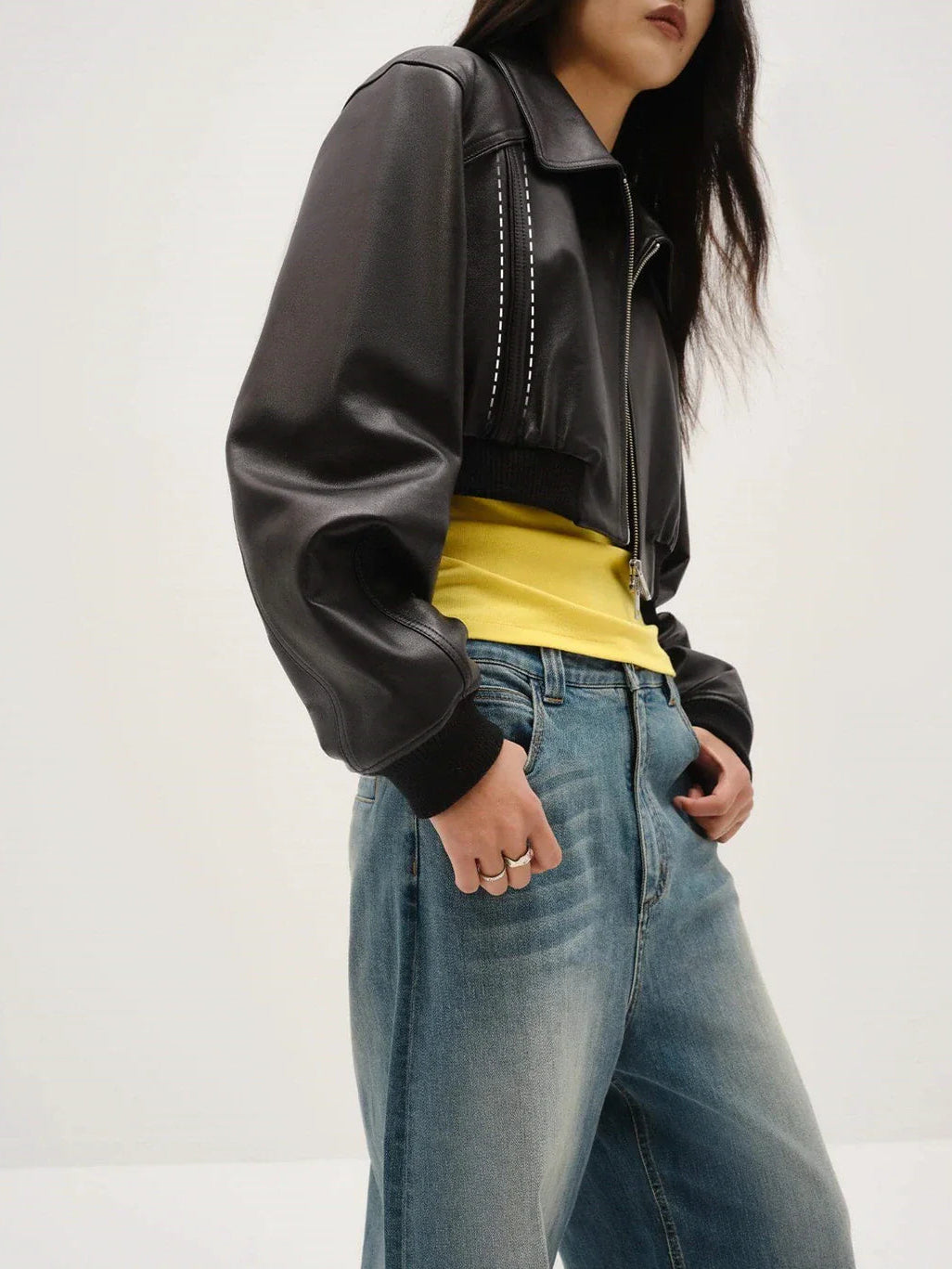 Witch Game vintage washed leather bomber jacket - Black side model detail